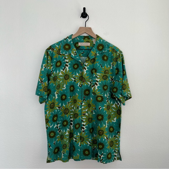 Island Republic Other - Vintage Floral Button Up